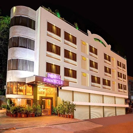 Hotel Pinnacle Ahmedabad Exterior photo