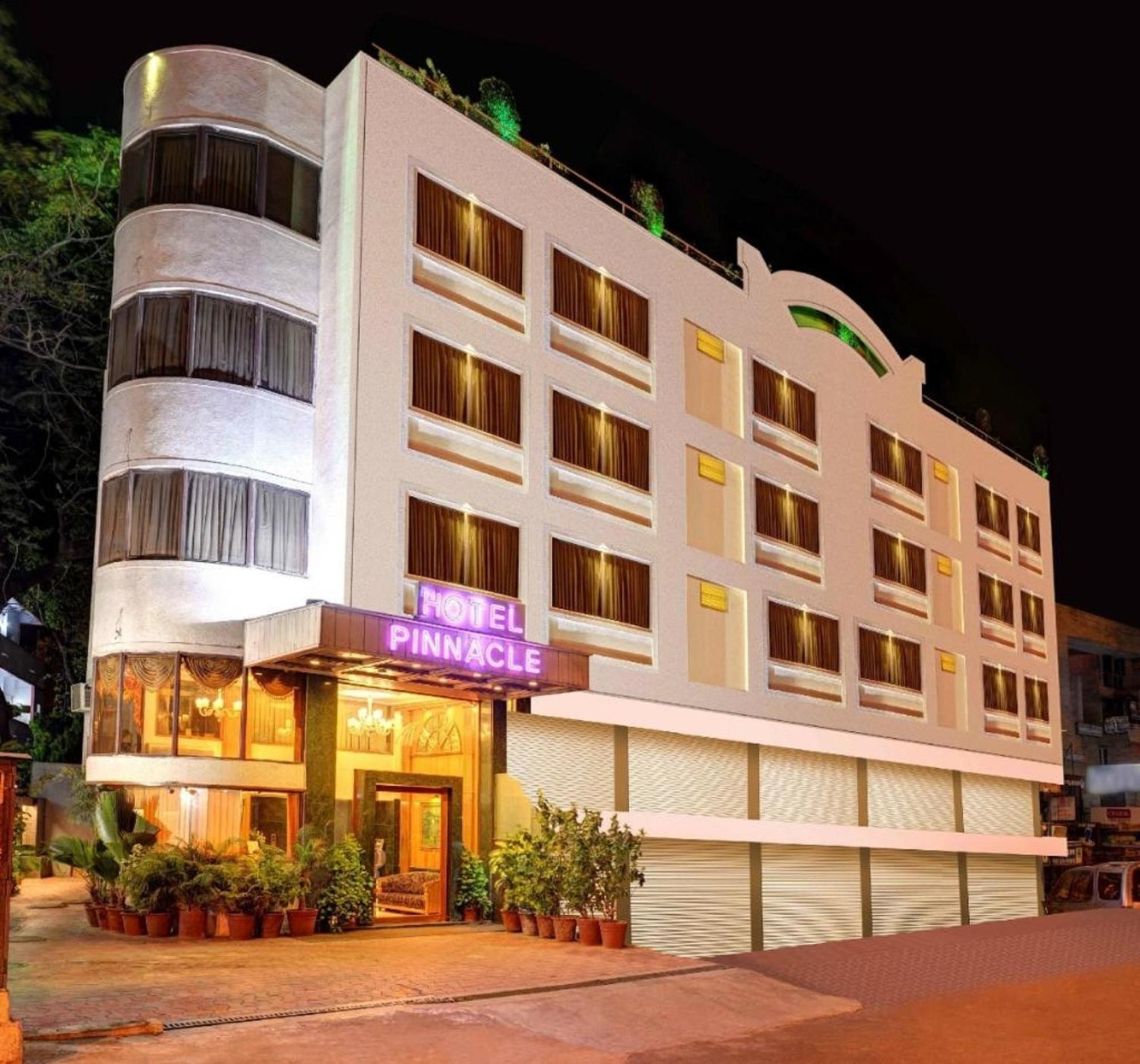 Hotel Pinnacle Ahmedabad Exterior photo