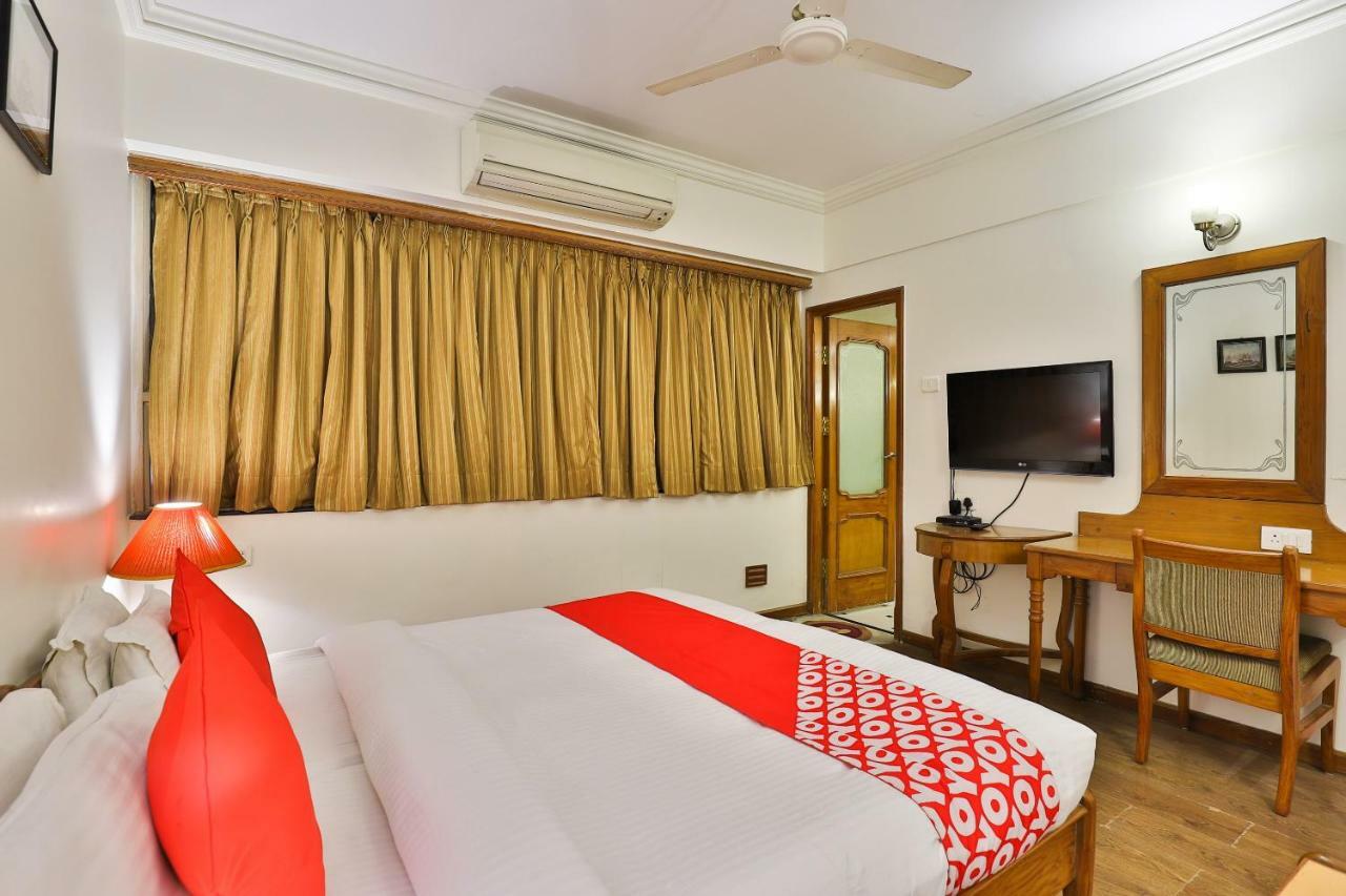 Hotel Pinnacle Ahmedabad Exterior photo