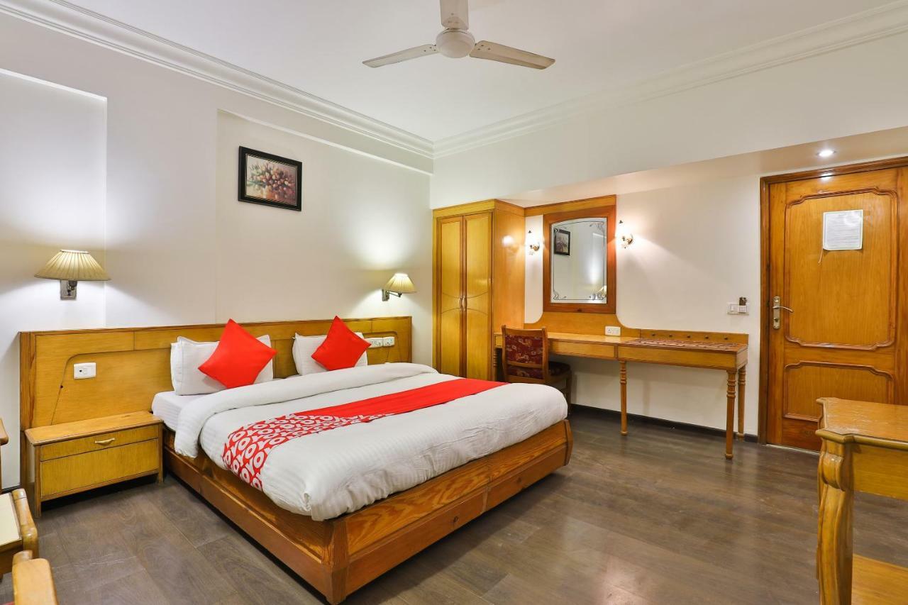 Hotel Pinnacle Ahmedabad Exterior photo
